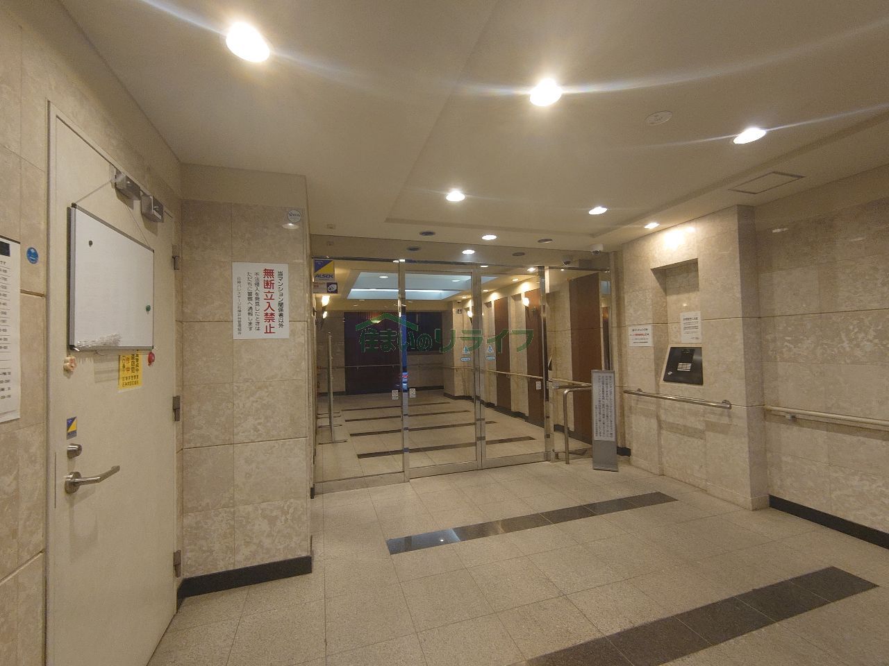 建物エントランス