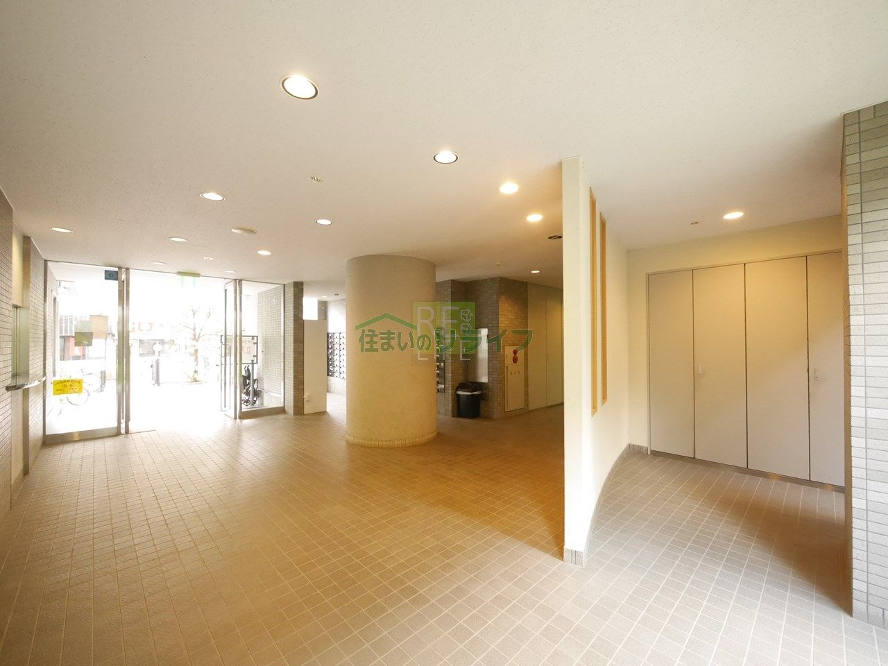 建物エントランス