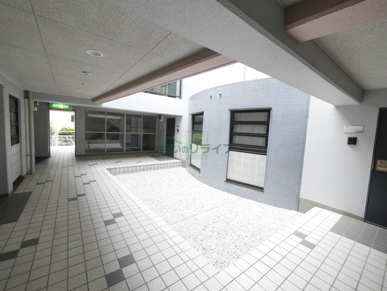 建物エントランス