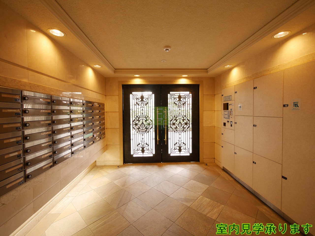 建物エントランス