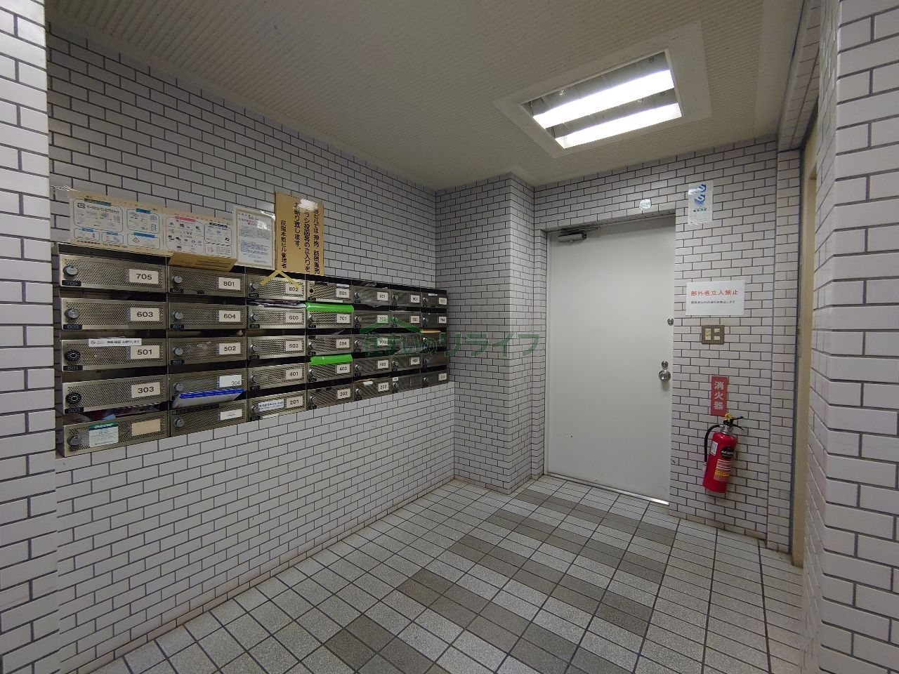 建物エントランス