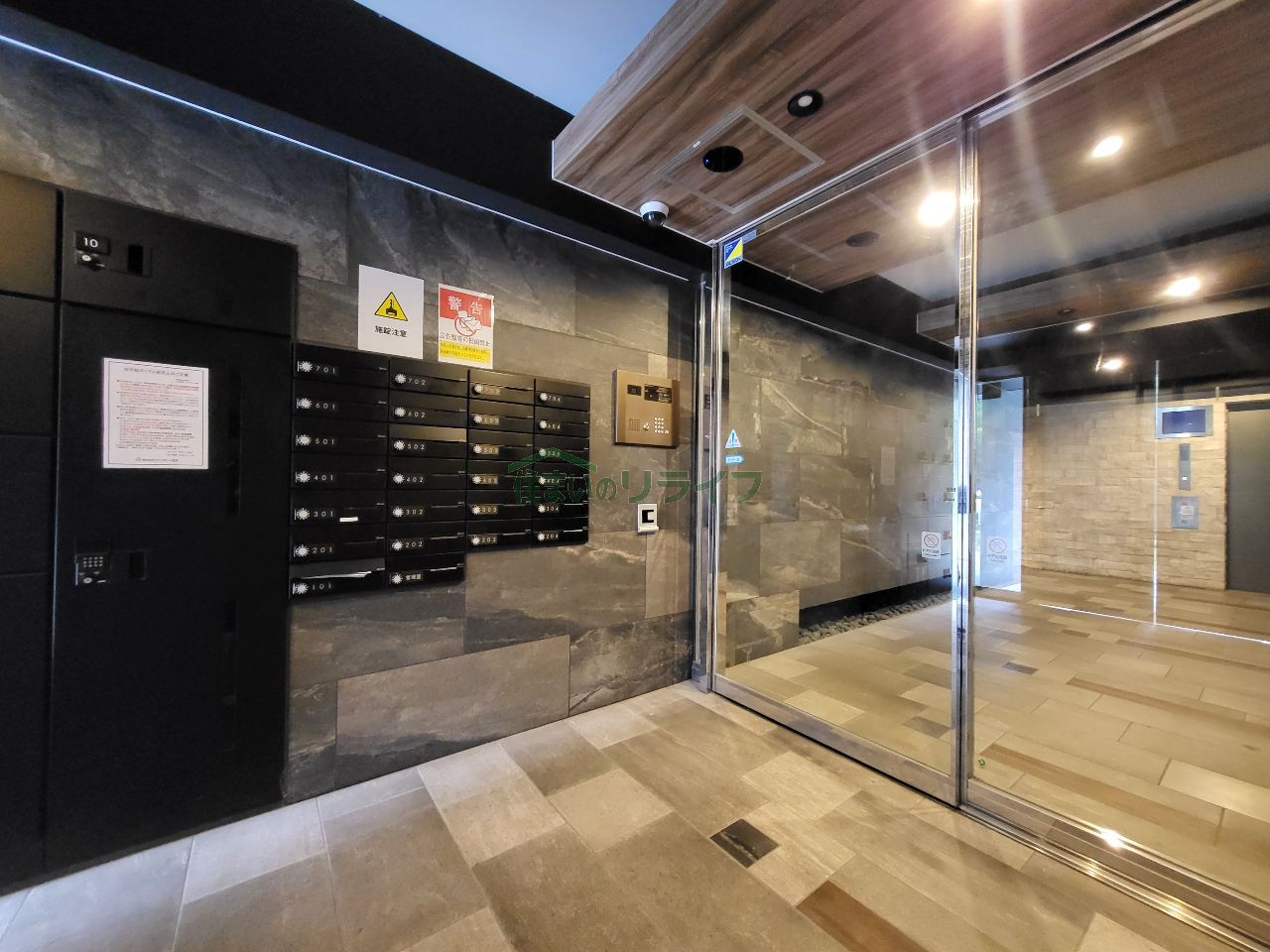 建物エントランス