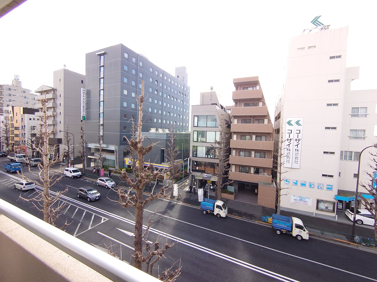 バルコニー