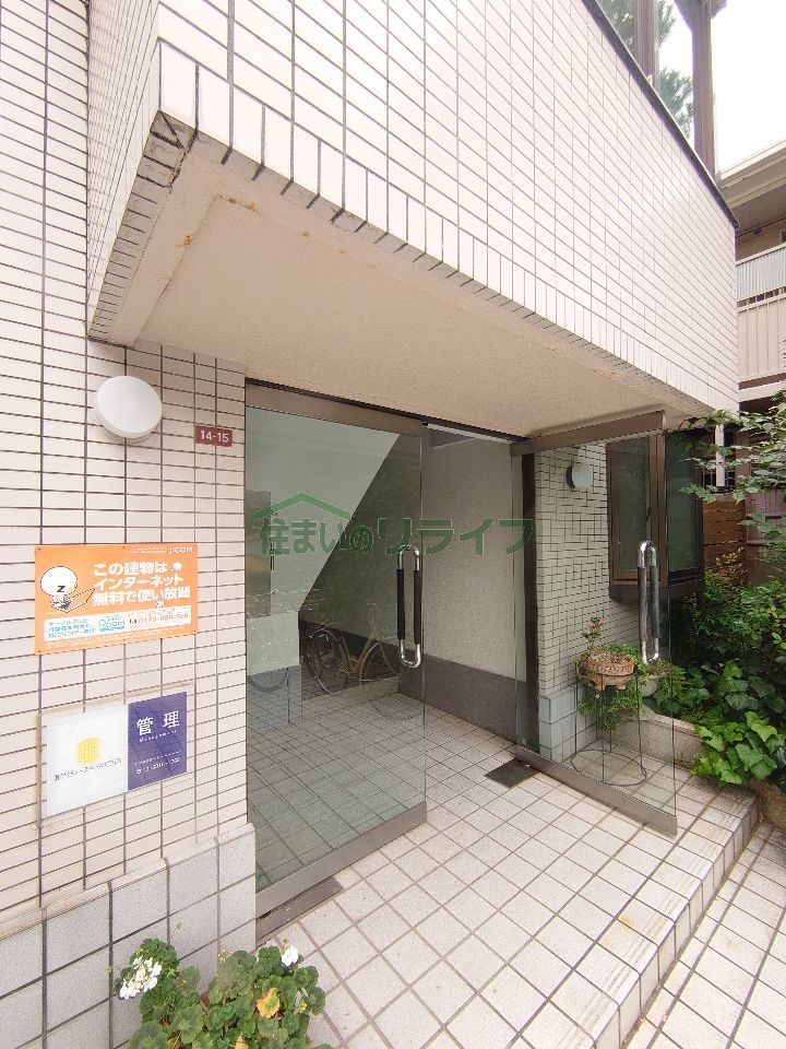 建物エントランス