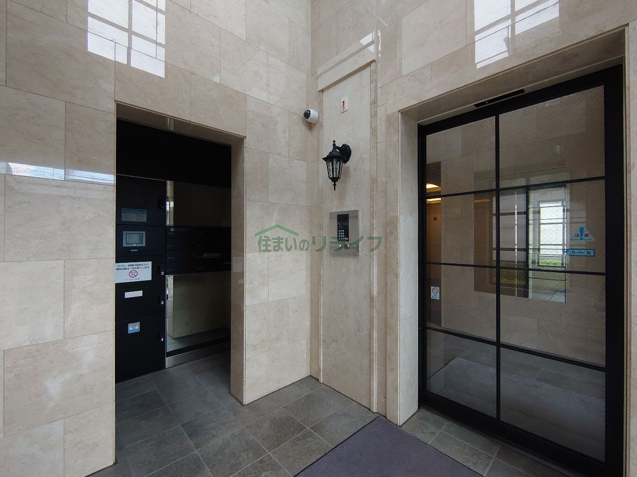 建物エントランス