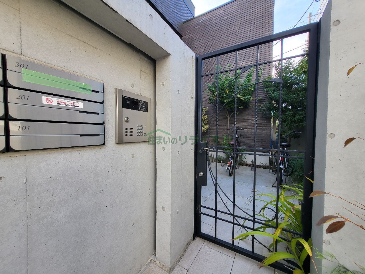 建物エントランス