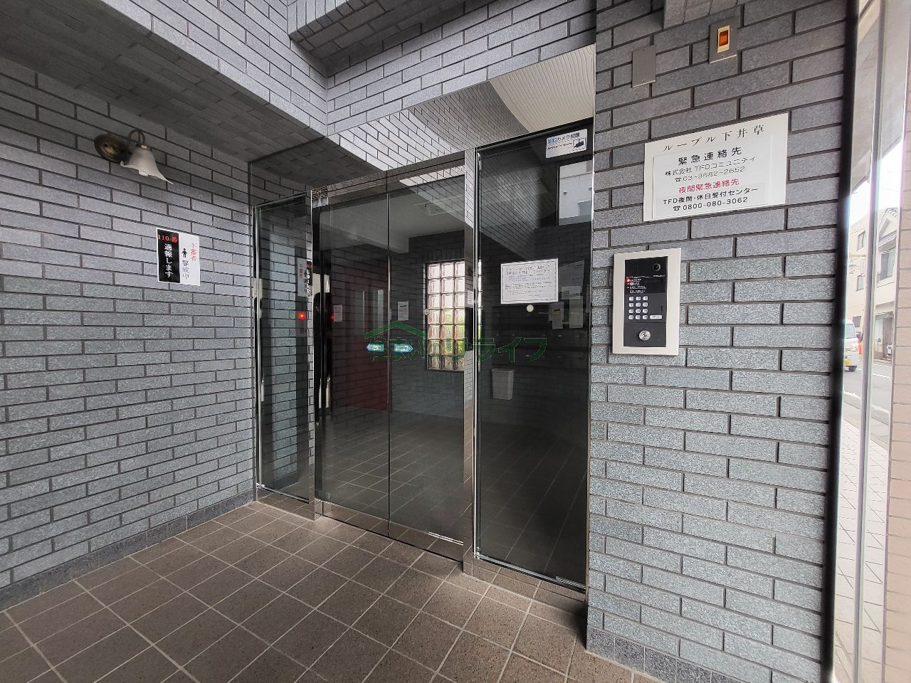 建物エントランス