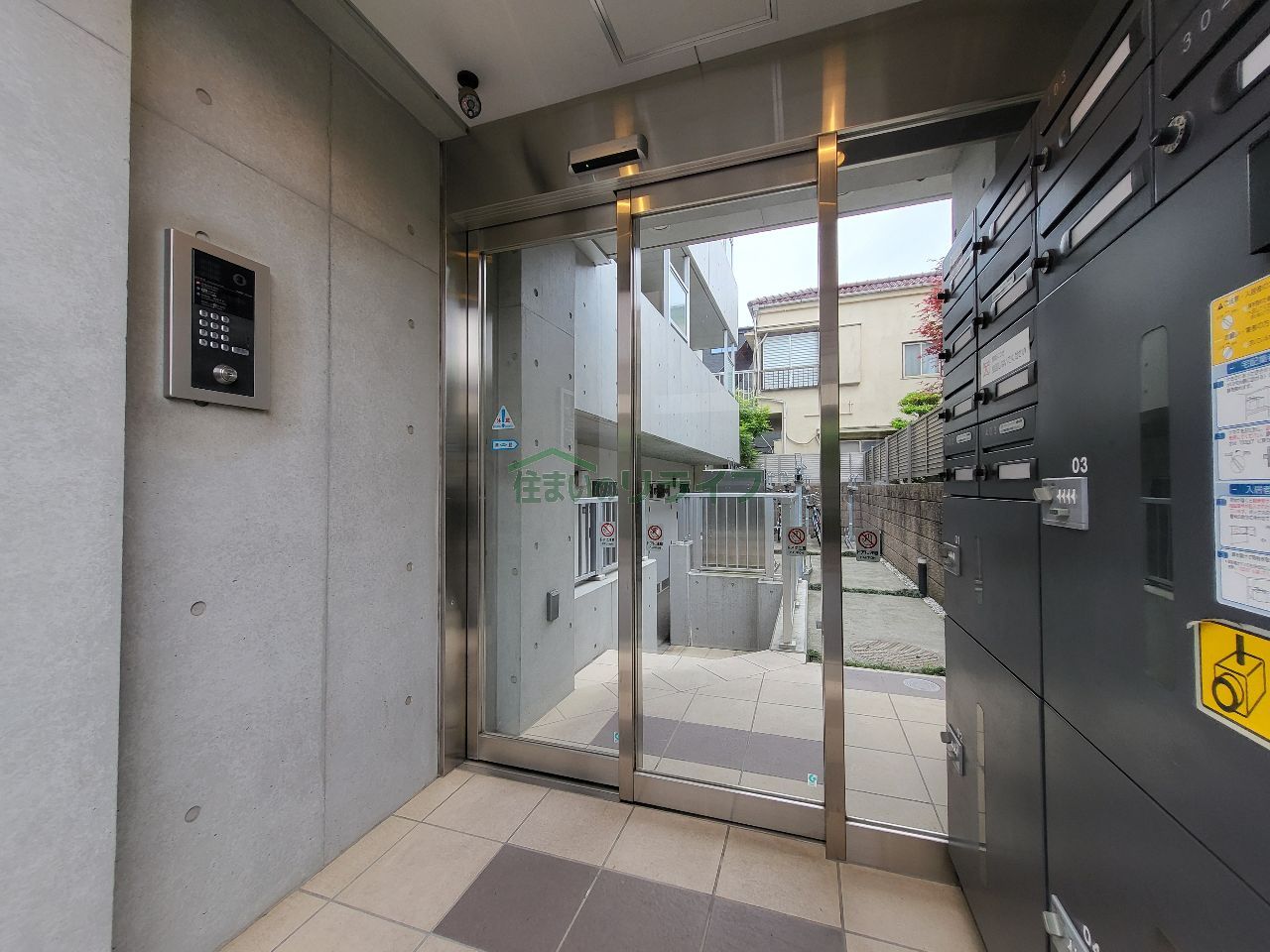 建物エントランス