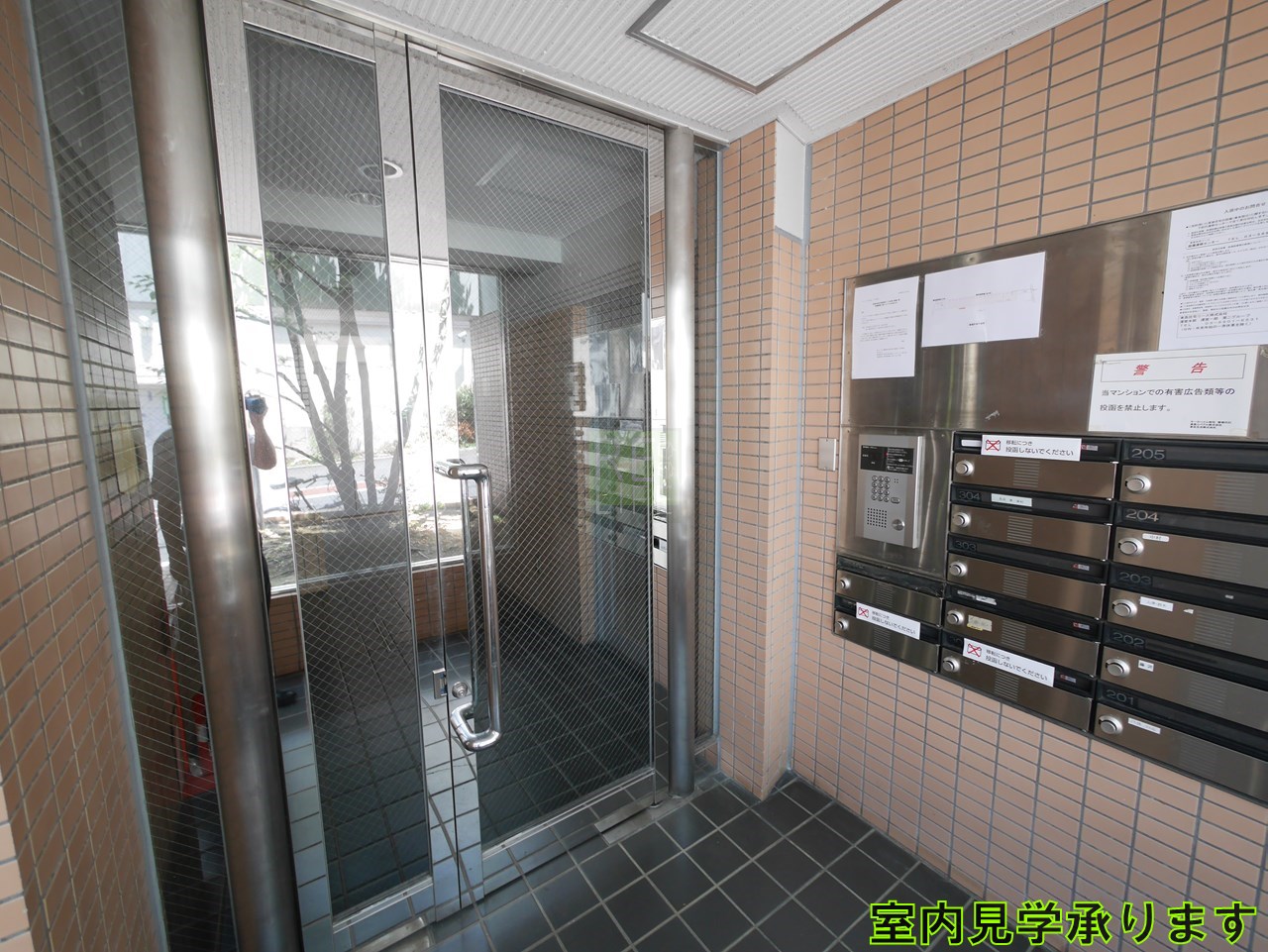 建物エントランス