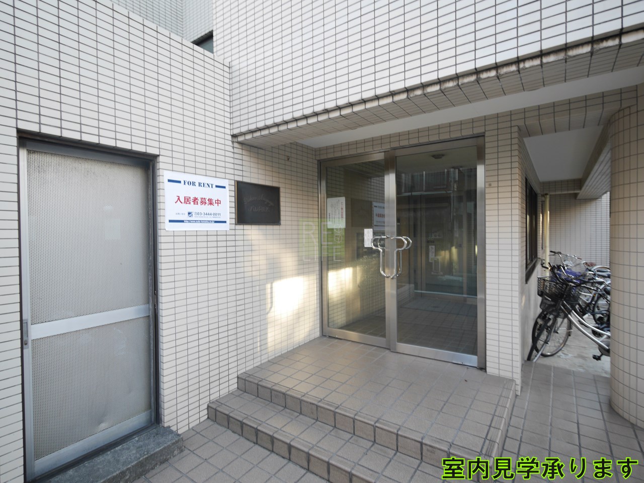 建物エントランス