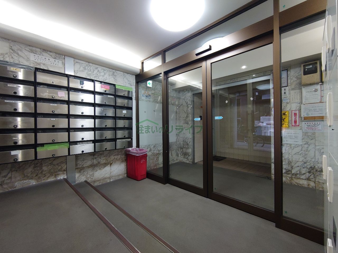 建物エントランス