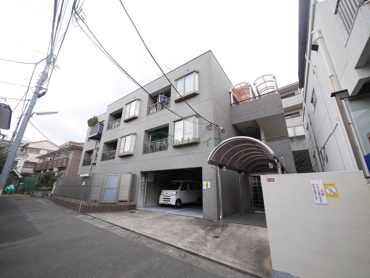 建物エントランス