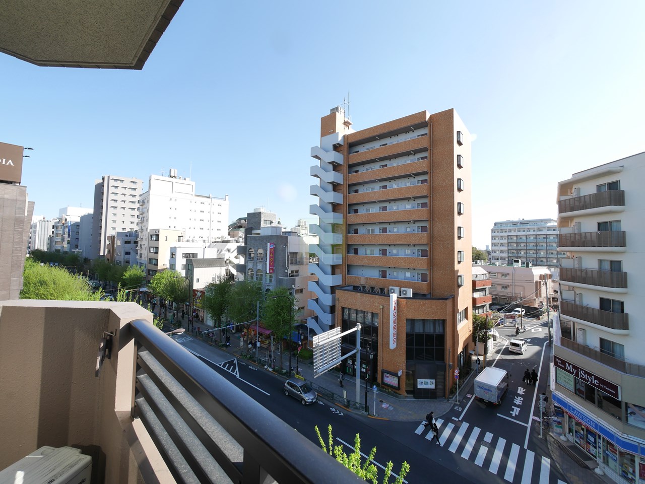 バルコニー