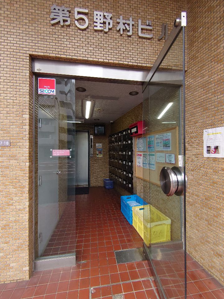 建物エントランス