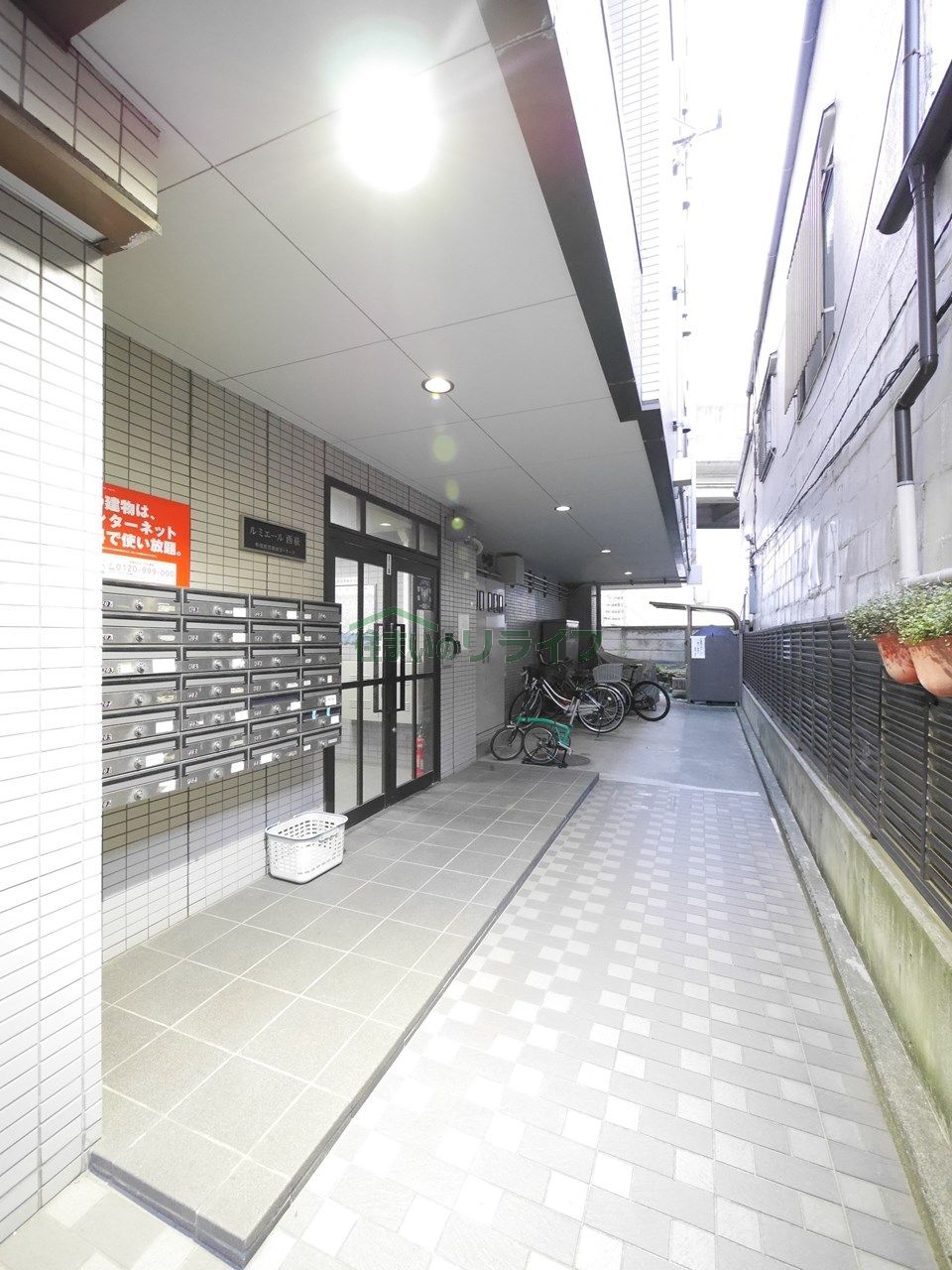 建物エントランス