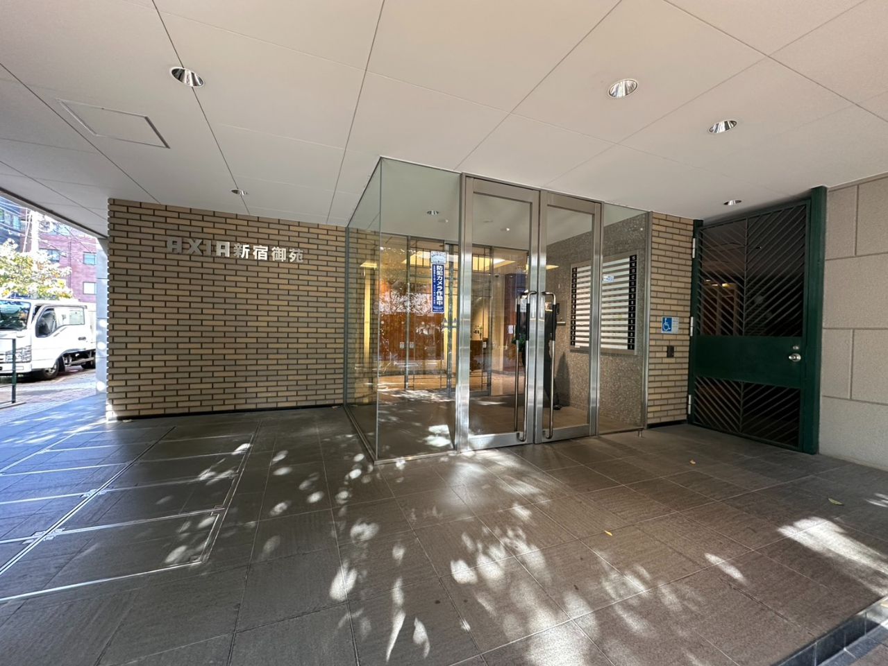 建物エントランス