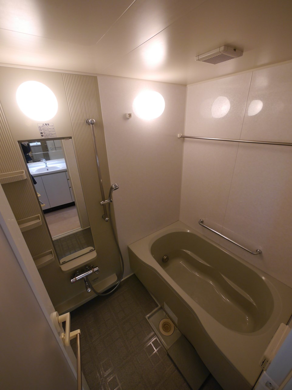 シャワールーム