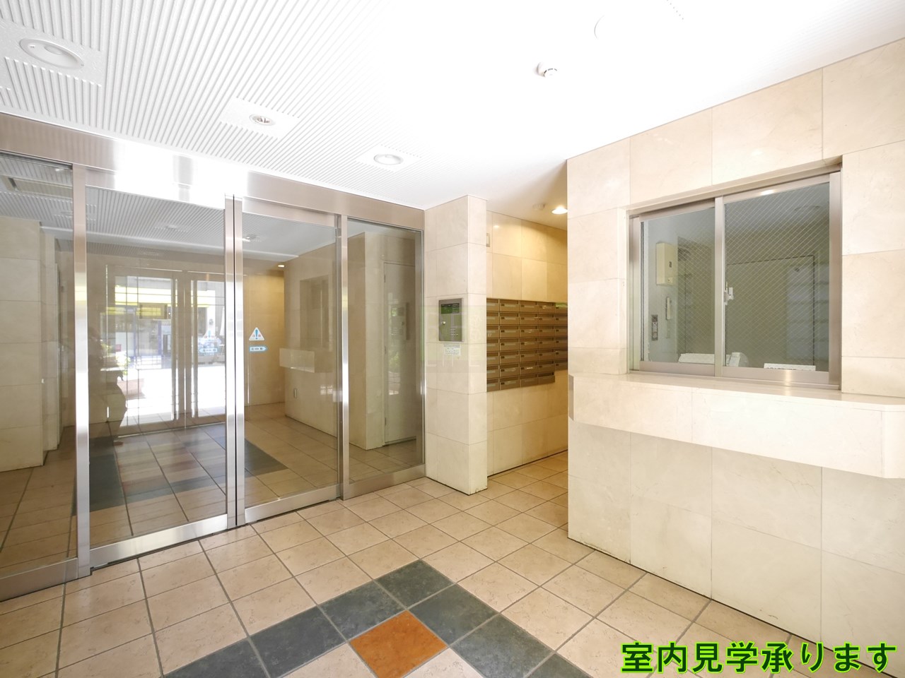 建物エントランス