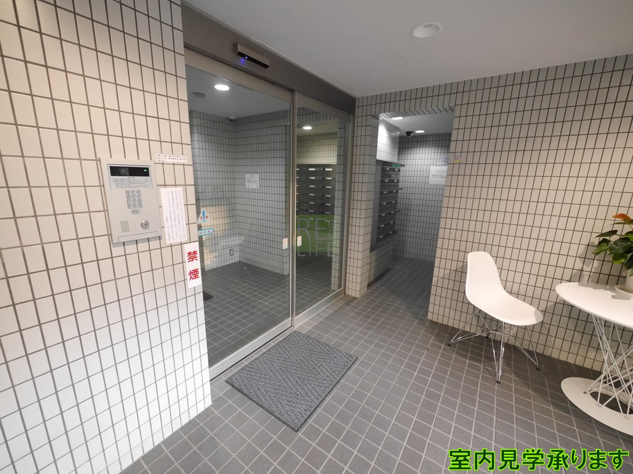 建物エントランス