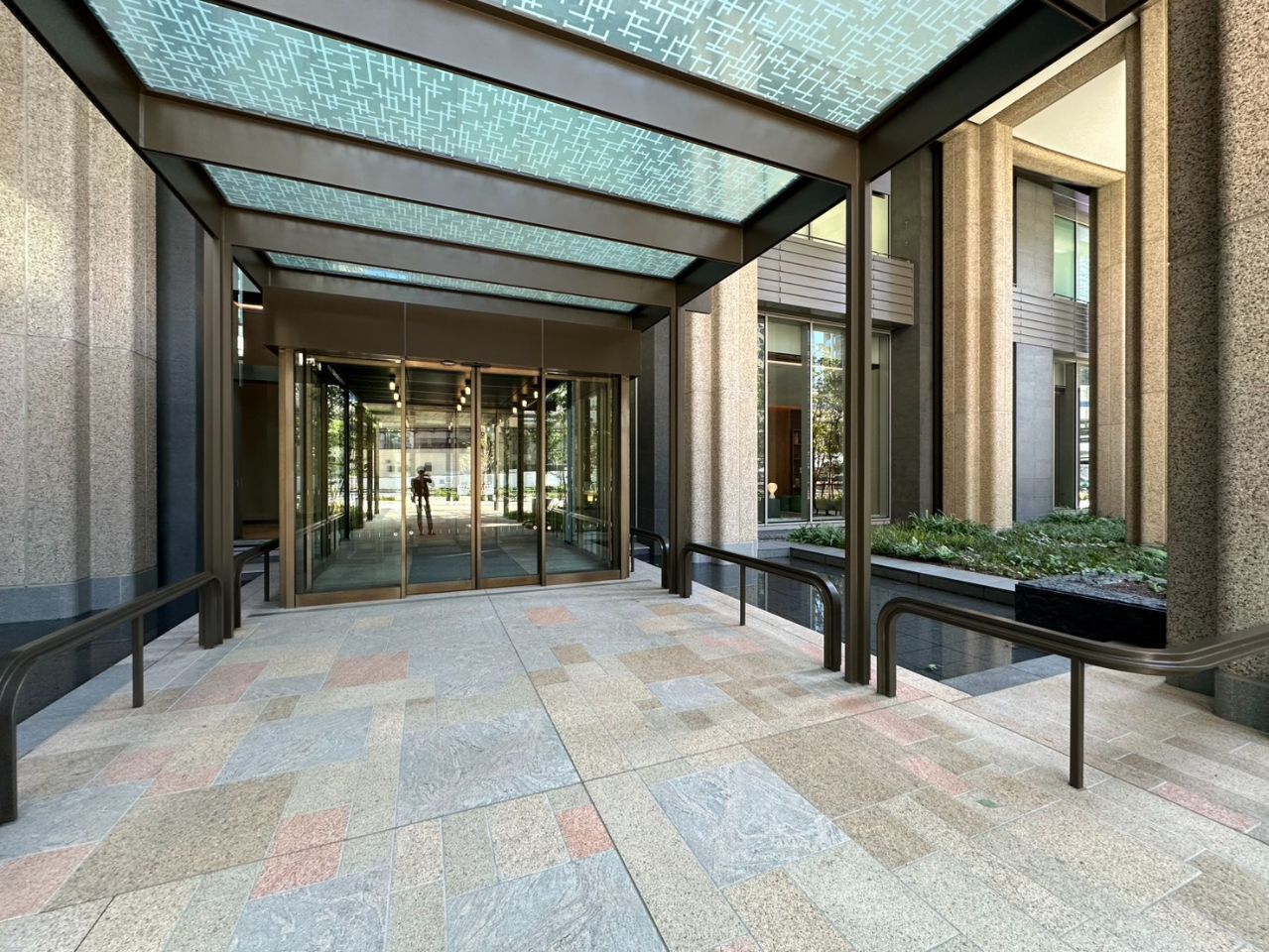 建物エントランス