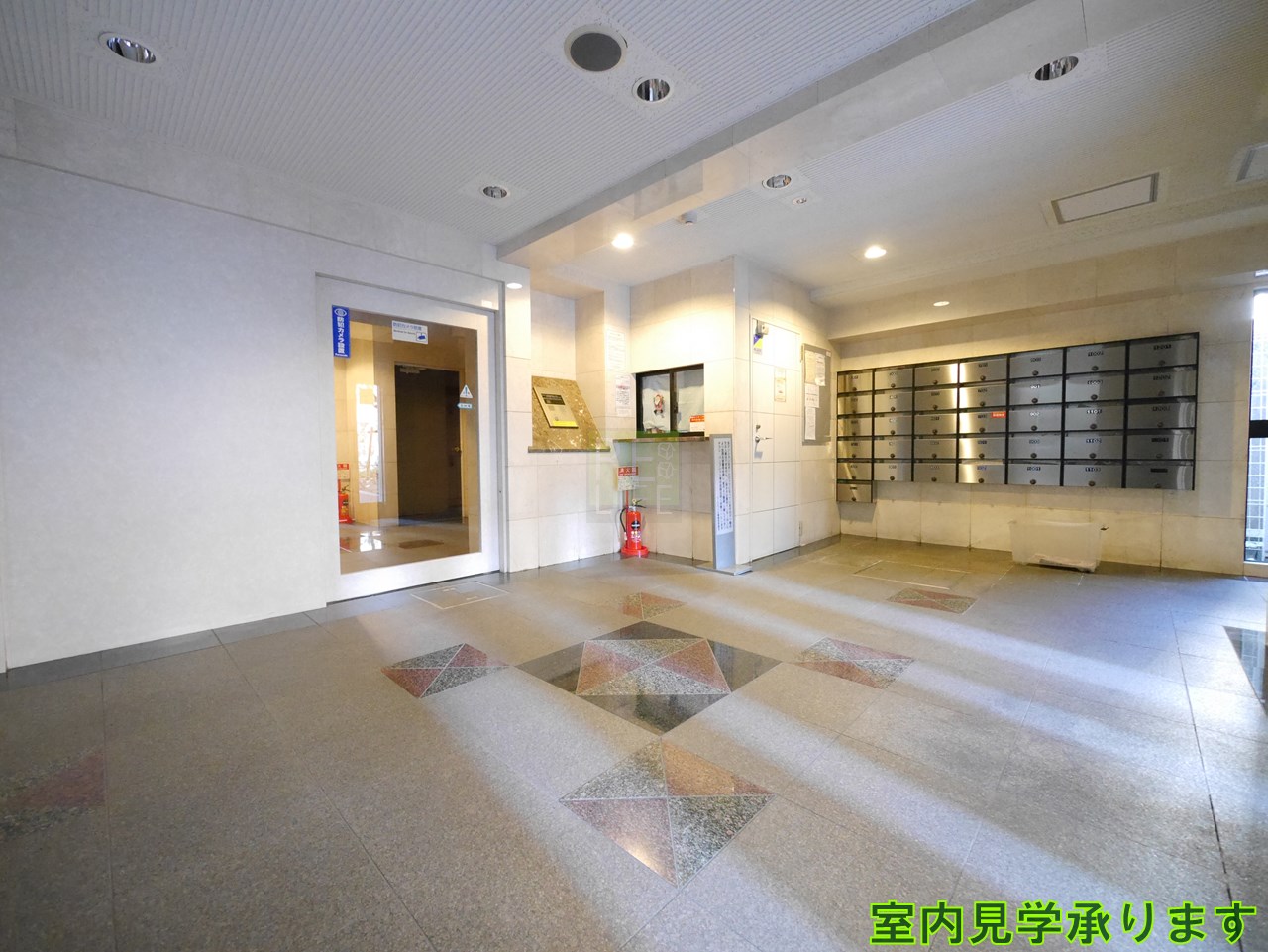 建物エントランス