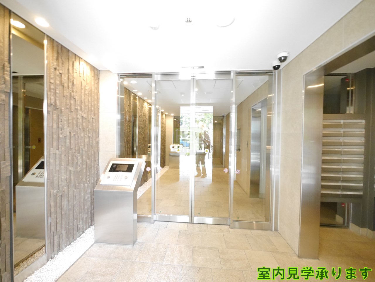 建物エントランス