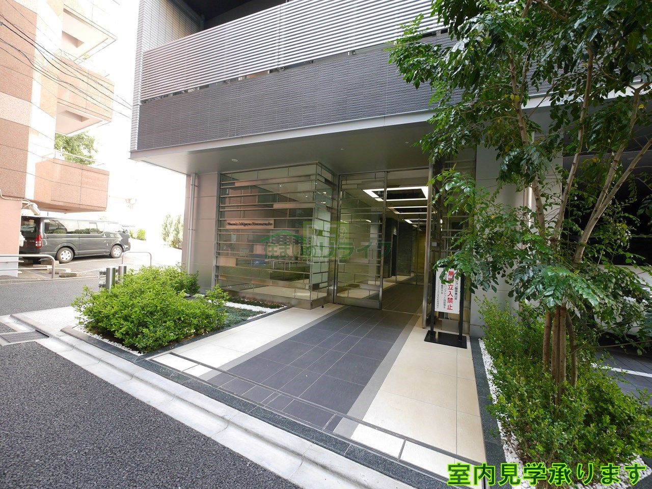 建物エントランス