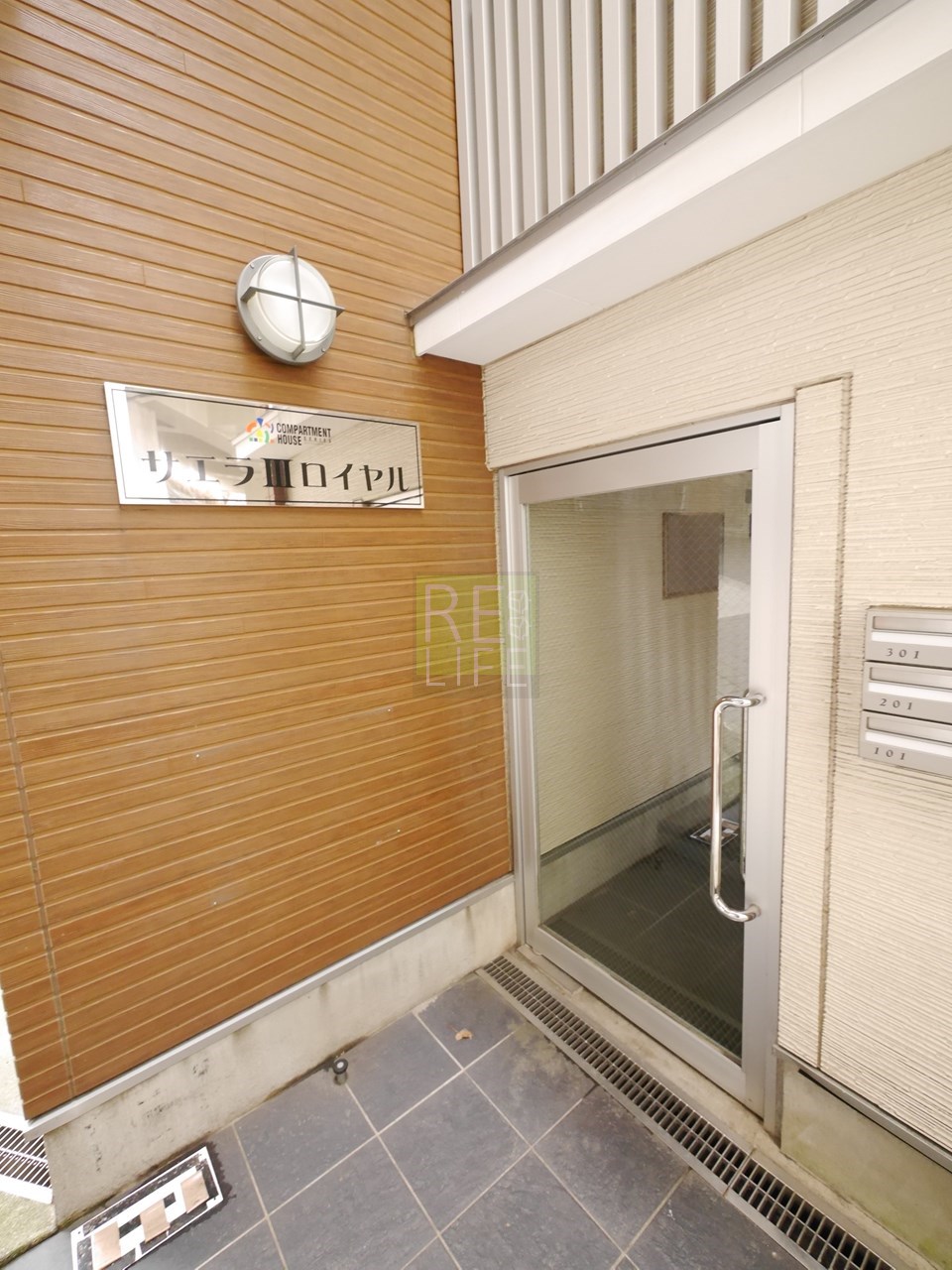 建物エントランス