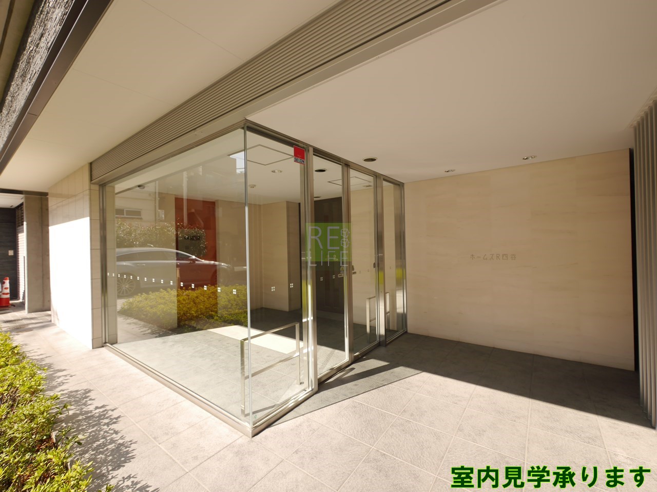 建物エントランス