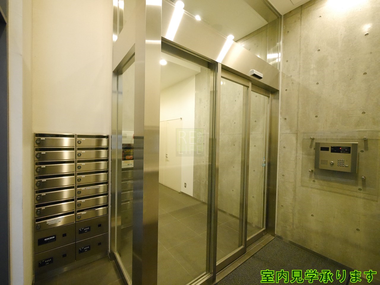 建物エントランス