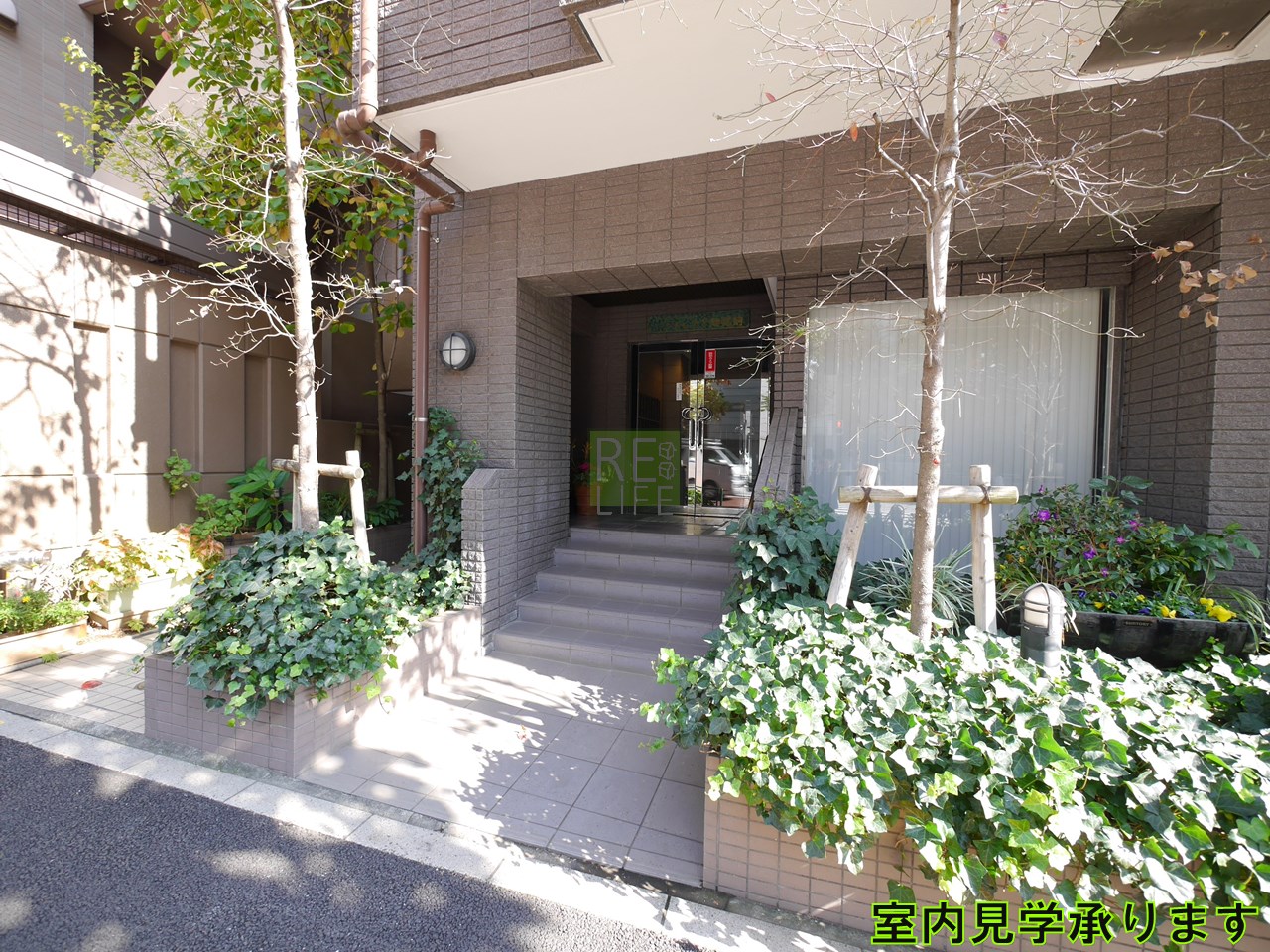 建物エントランス