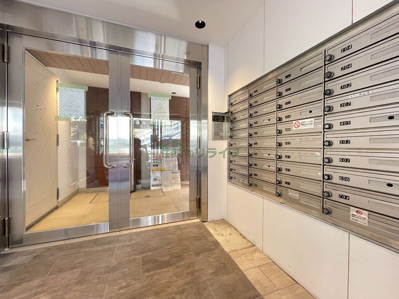 建物エントランス