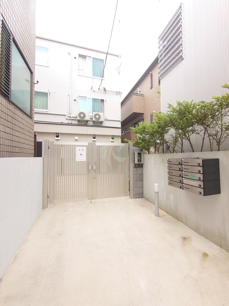 建物エントランス