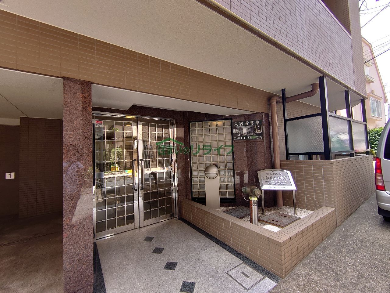 建物エントランス