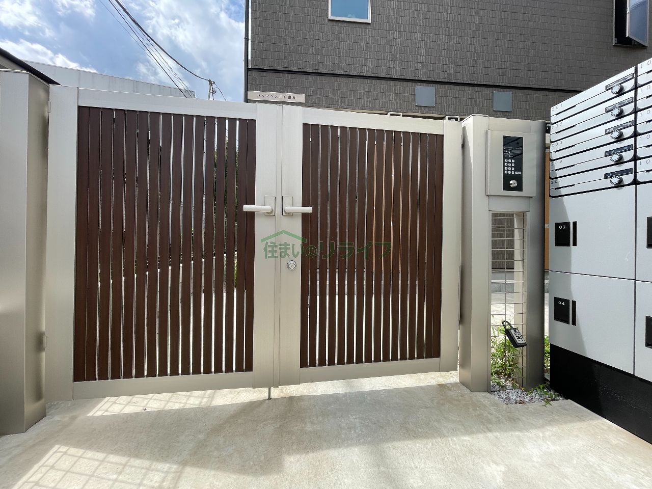 建物エントランス