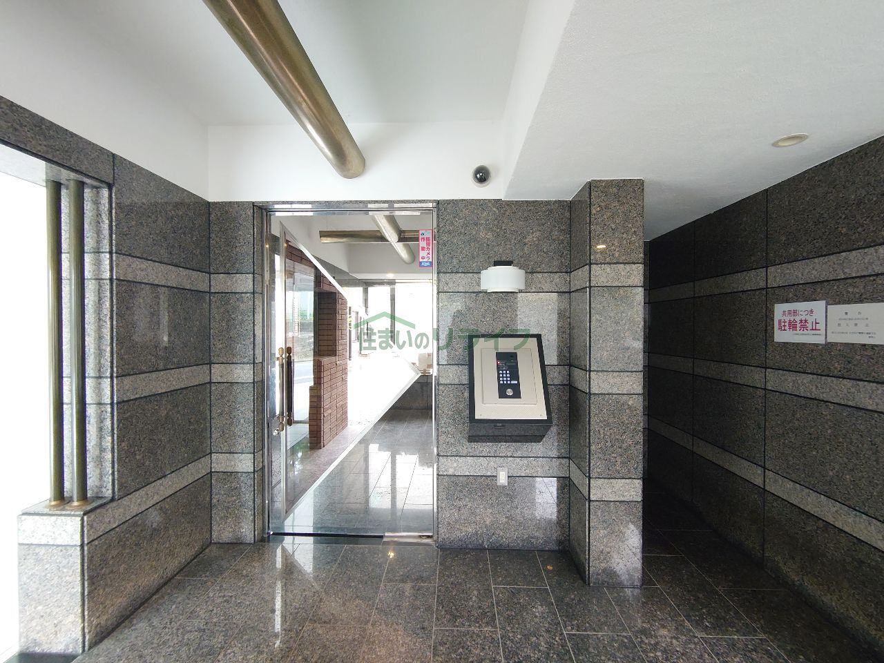 建物エントランス