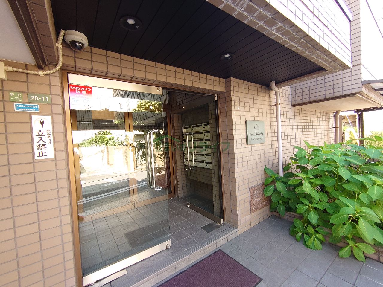 建物エントランス