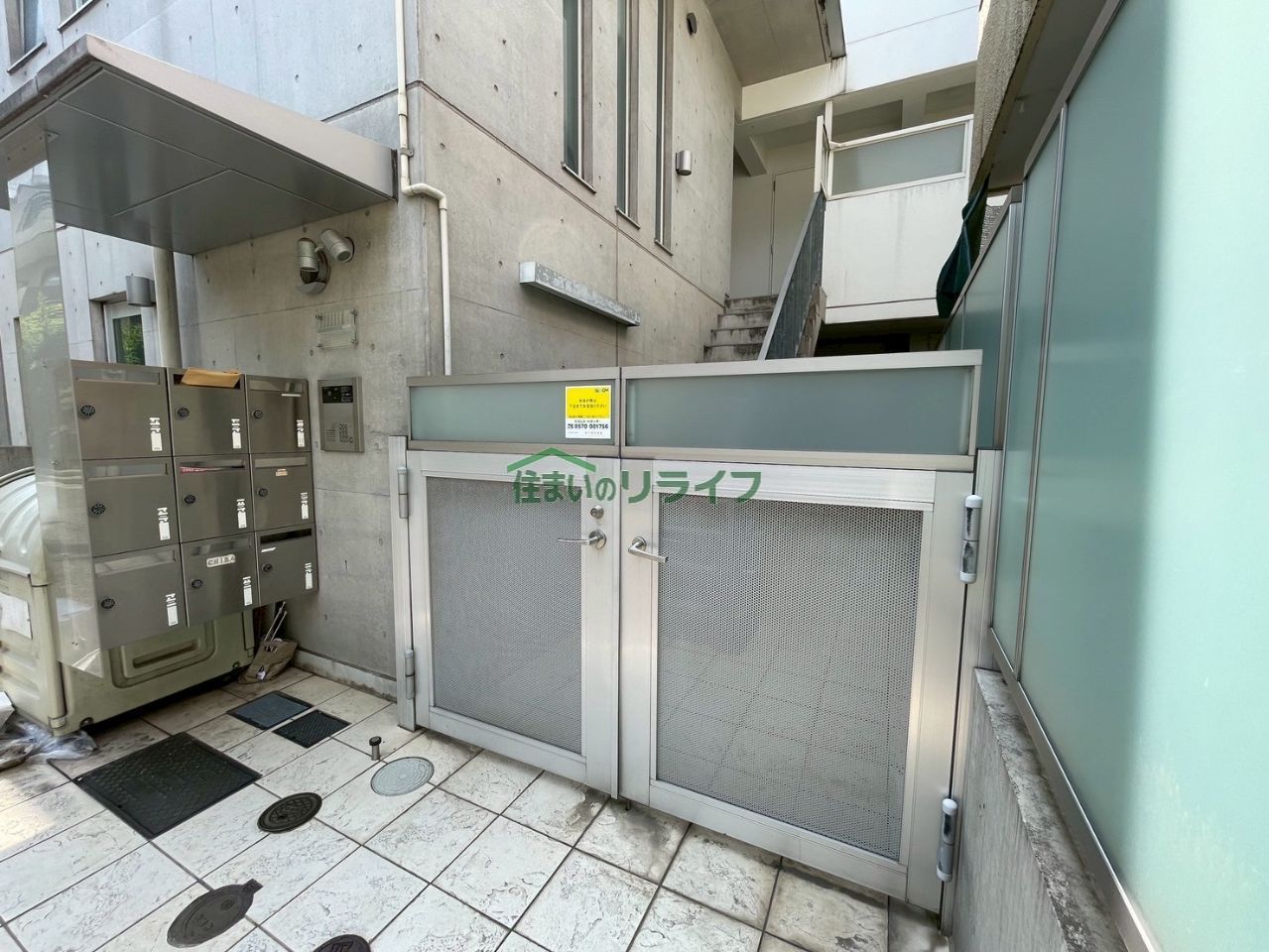 建物エントランス