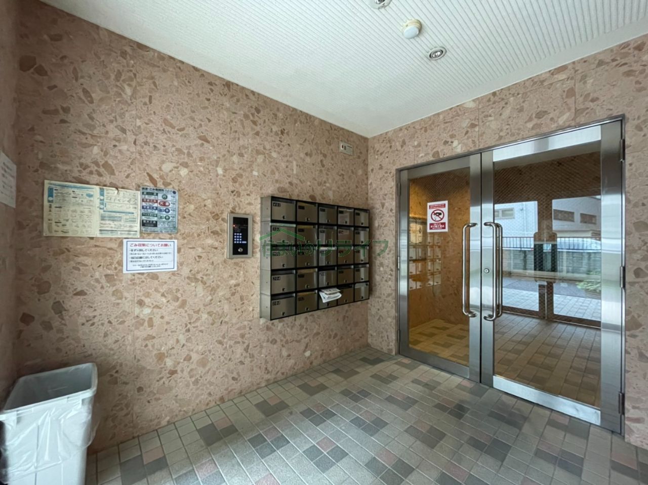 建物エントランス