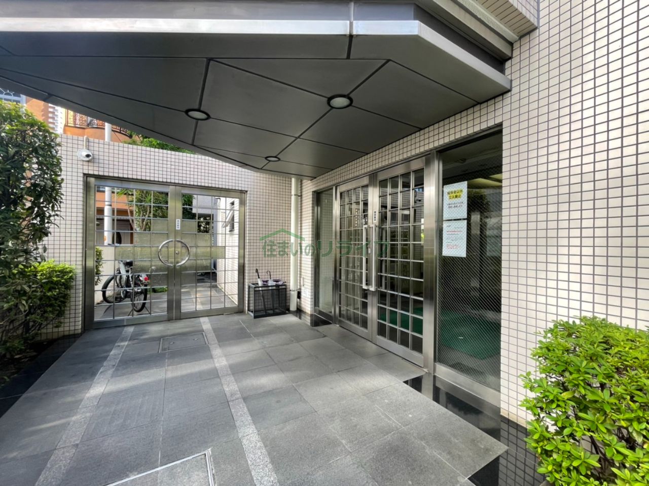 建物エントランス