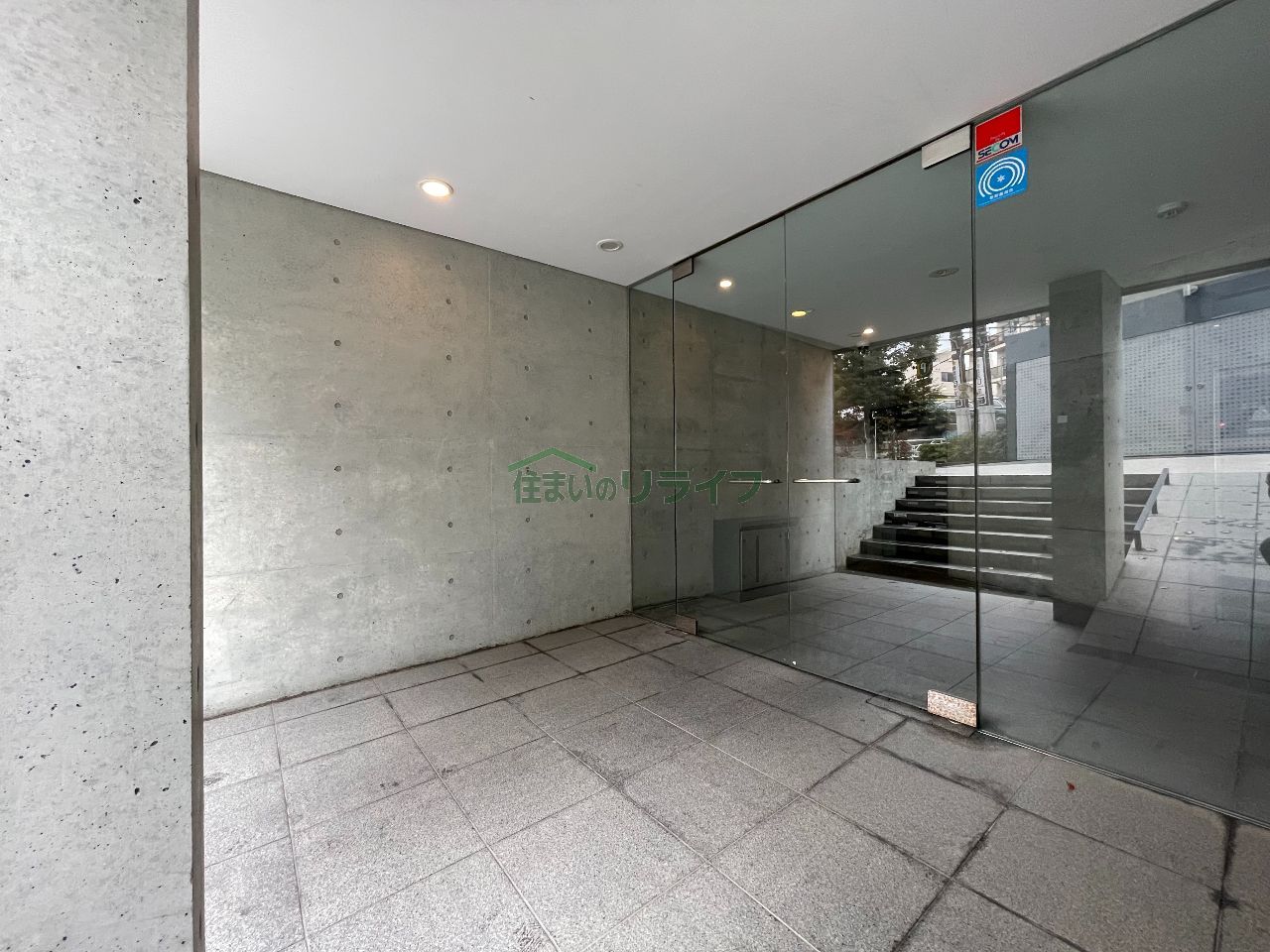 建物エントランス