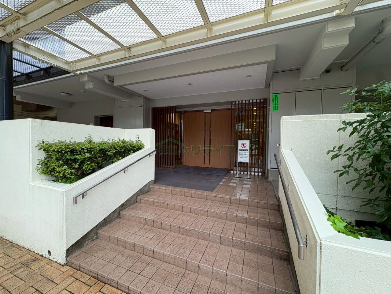 建物エントランス