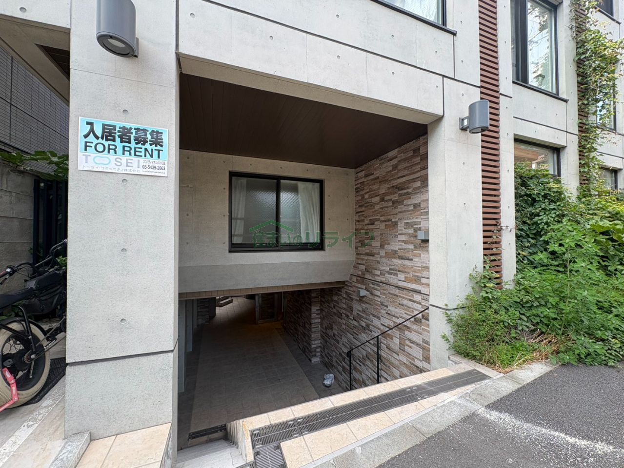 建物エントランス