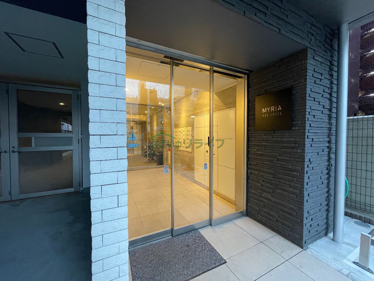 建物エントランス