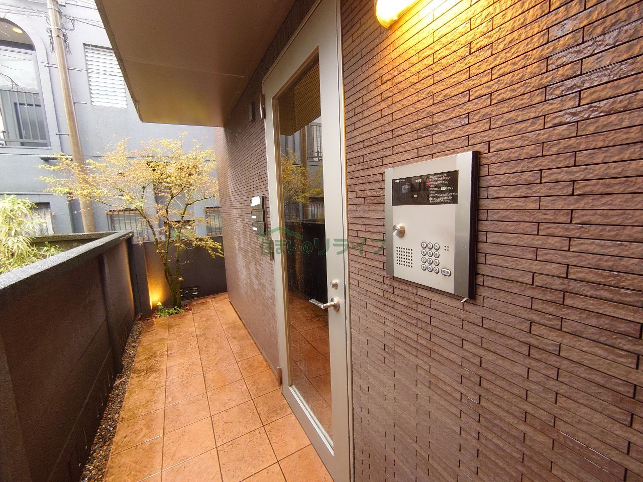 建物エントランス