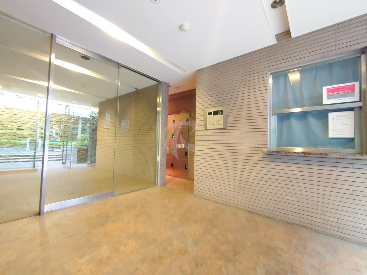 建物エントランス