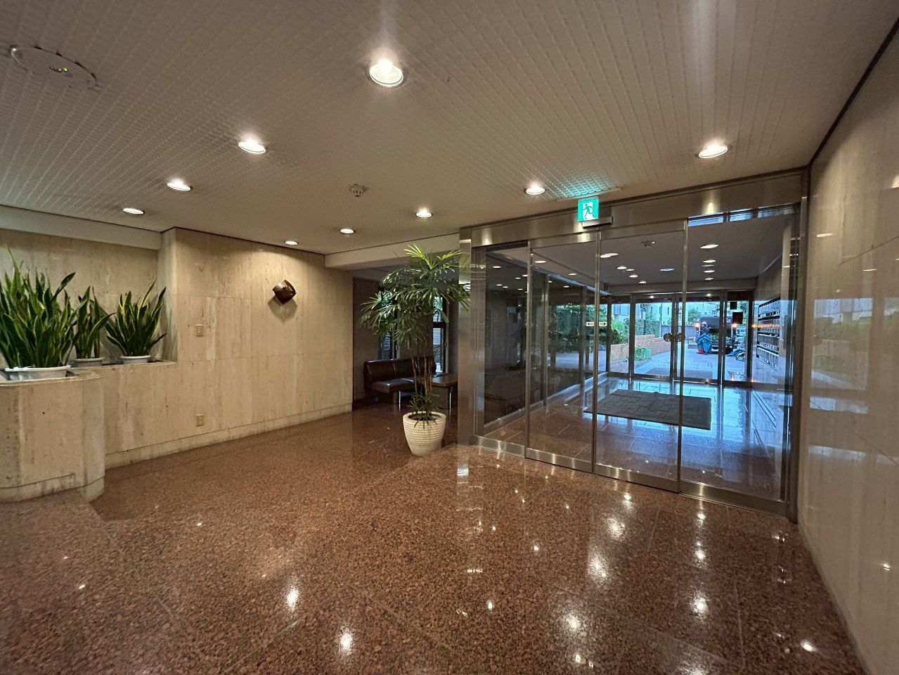 建物エントランス