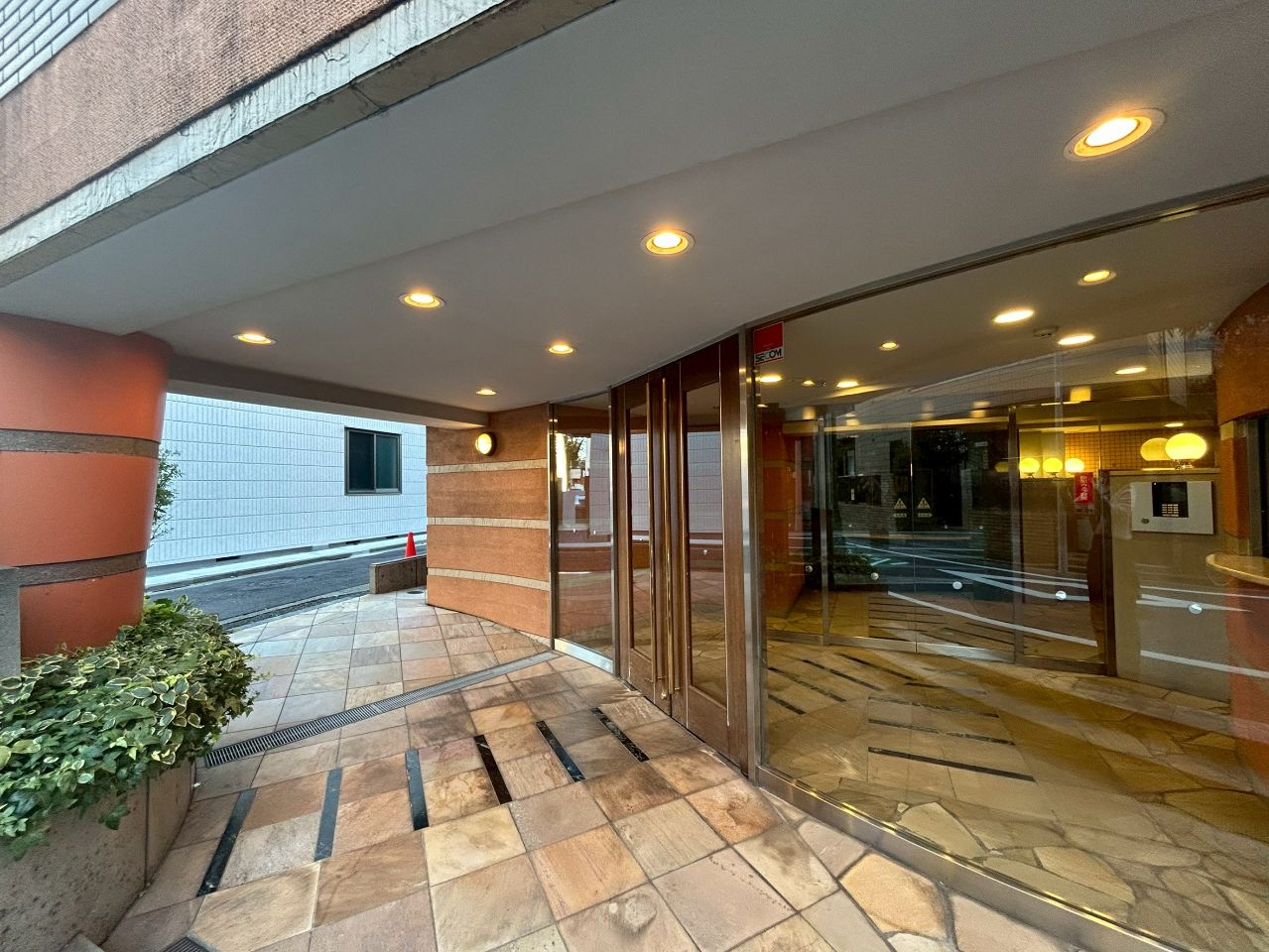 建物エントランス