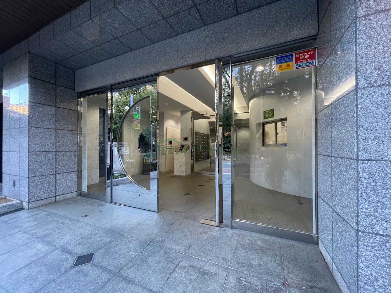 建物エントランス