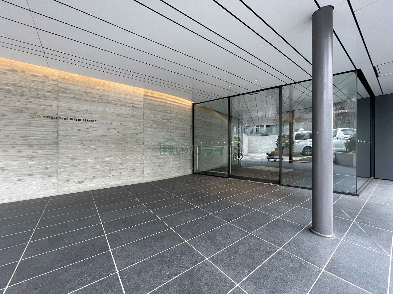 建物エントランス